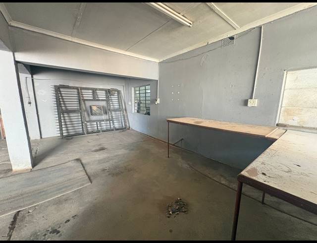 957M² WORKSHOP FOR SALE IN SPRINGS CENTRAL
